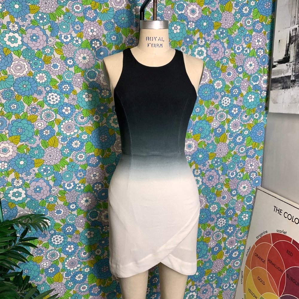 bless'ed are the meek Asymmetral Gradient Mini Dress Size:0 (US Size 2)